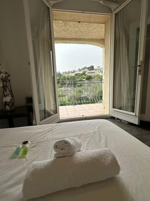Villa Constance 3 Antibes - Spacieux Logement En Dernier Etage المظهر الخارجي الصورة